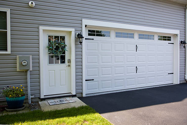 24/7 Emergency Garage Door Panel Replacement experts in Alger County County, MI